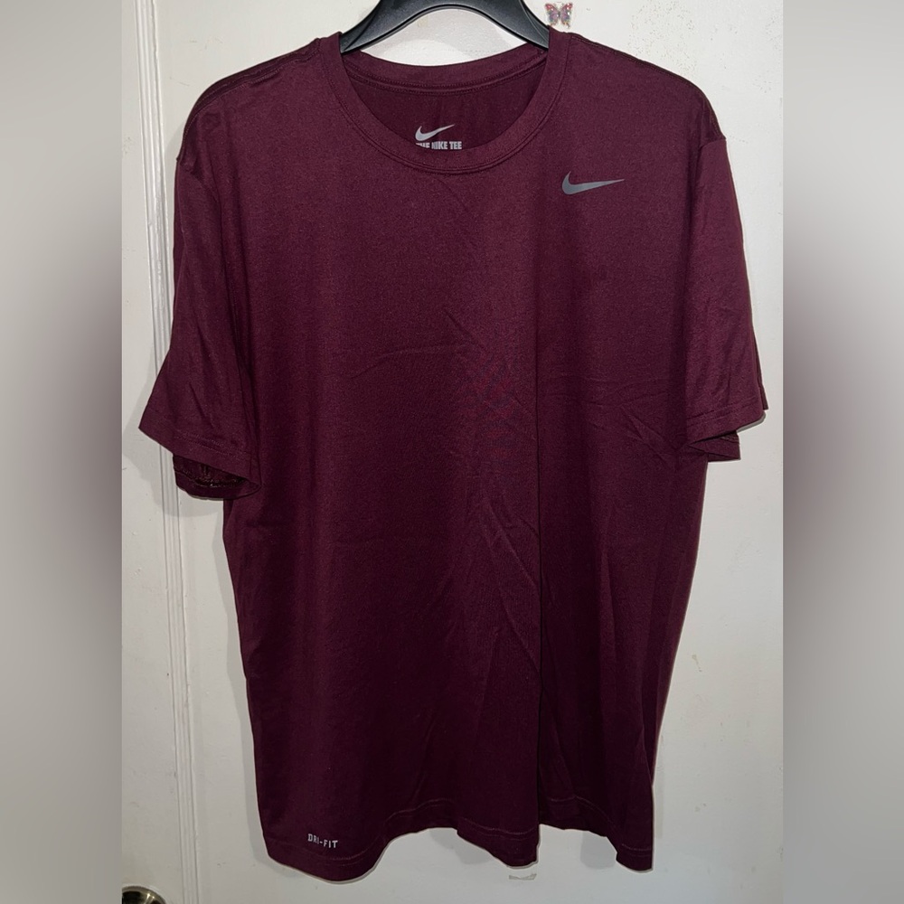 Nike Dri-Fit Tee (maroon)